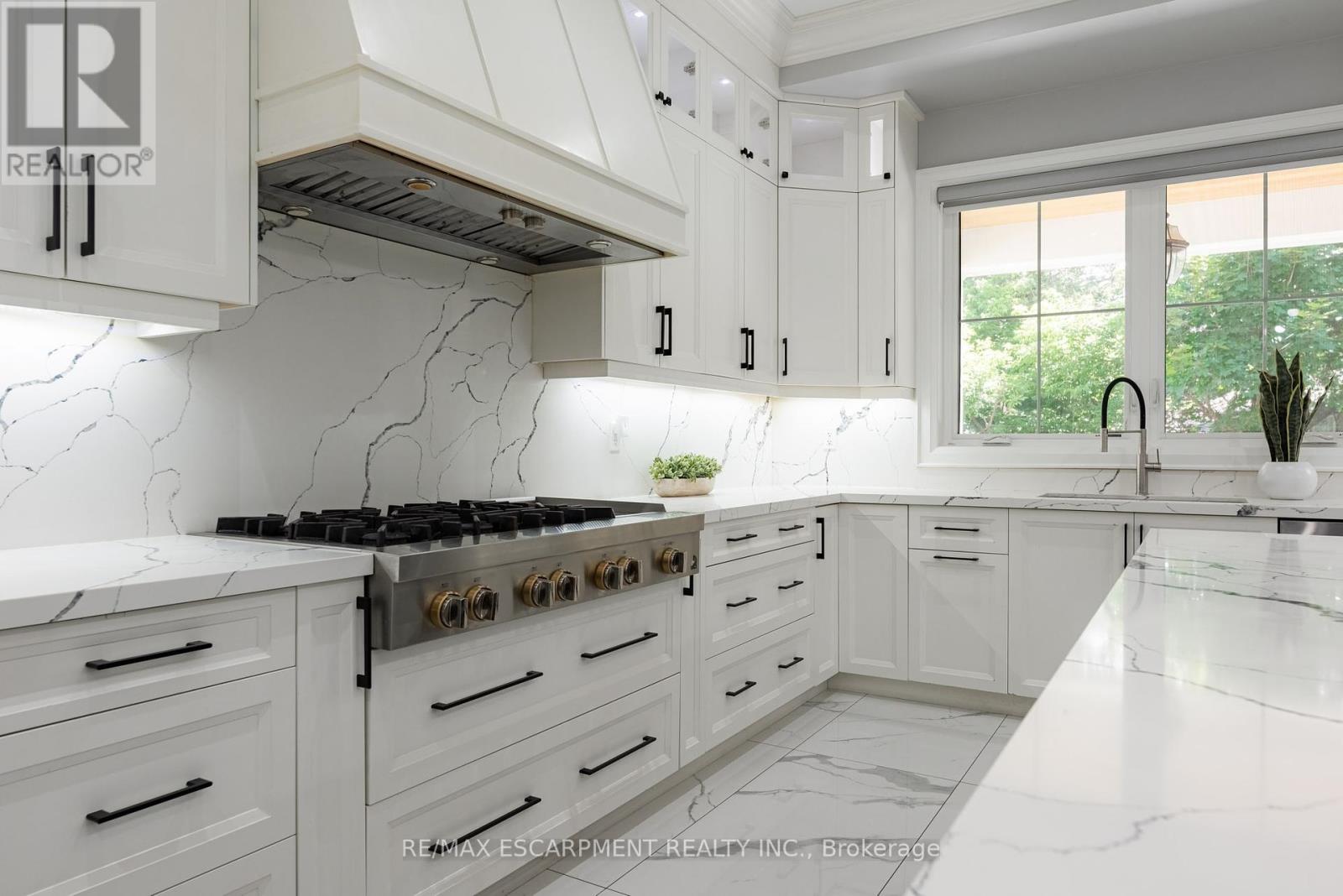 Photo 12 of 1368 Kenmuir Avenue, Mississauga ON