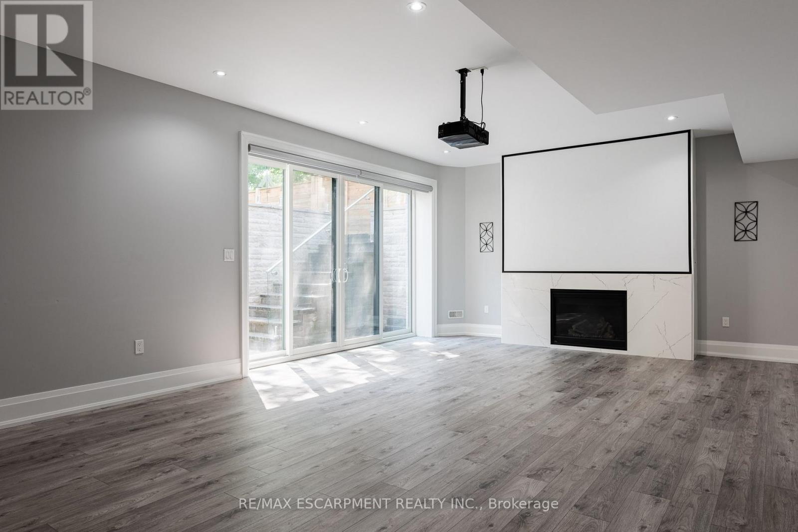 Photo 32 of 1368 Kenmuir Avenue, Mississauga ON