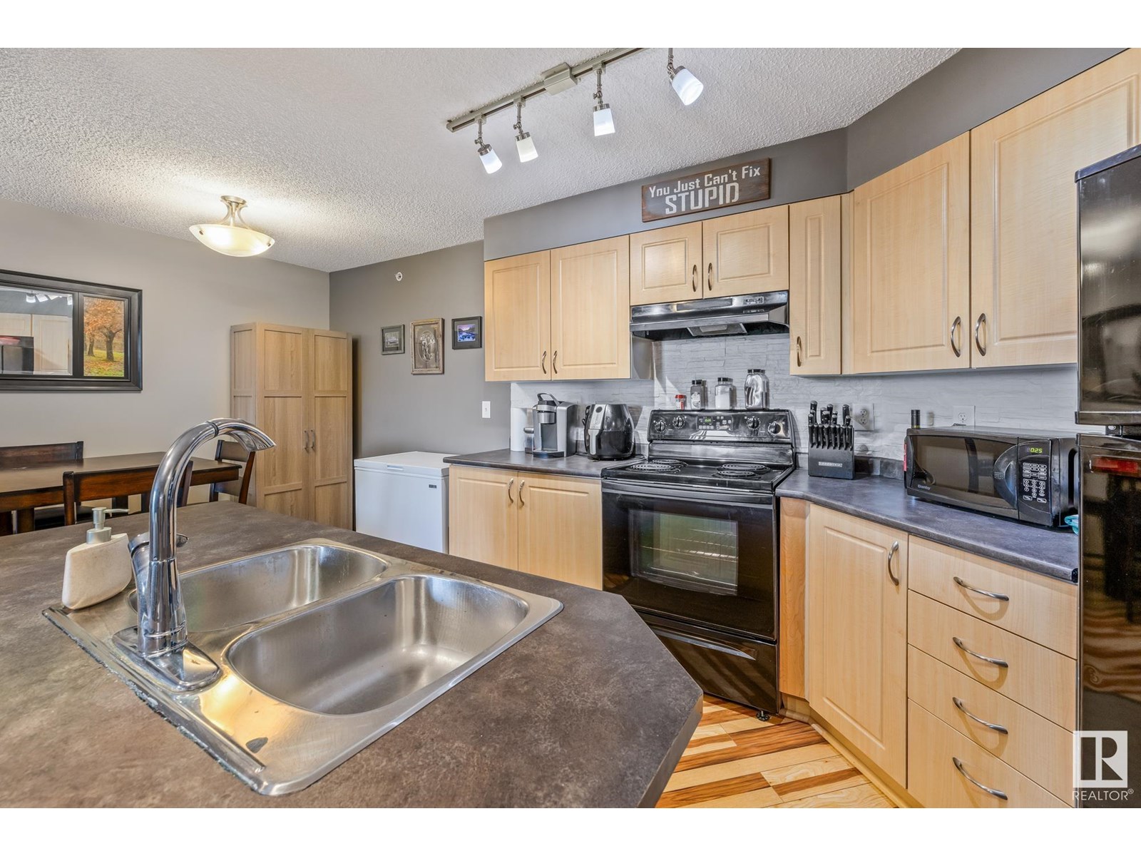 Photo 10 of 412 11449 Ellerslie Rd Sw, Edmonton AB