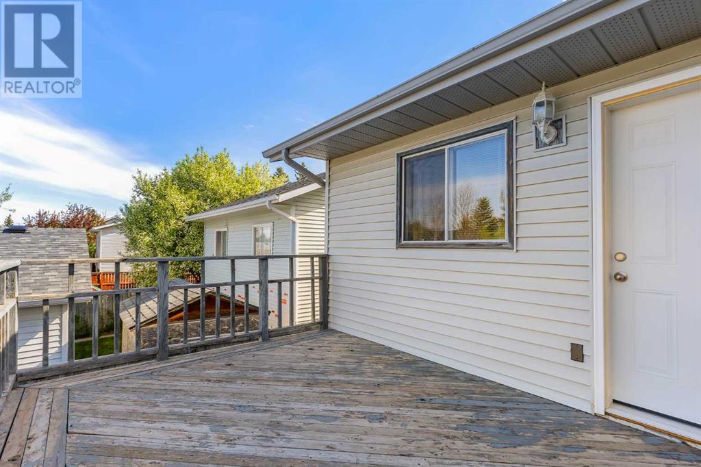 Single Family House 4 Level for Sale in  Coventry Place NE Coventry Hills Calgary 