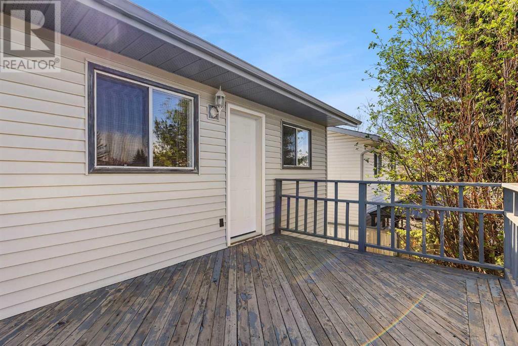Single Family House 4 Level for Sale in  Coventry Place NE Coventry Hills Calgary 