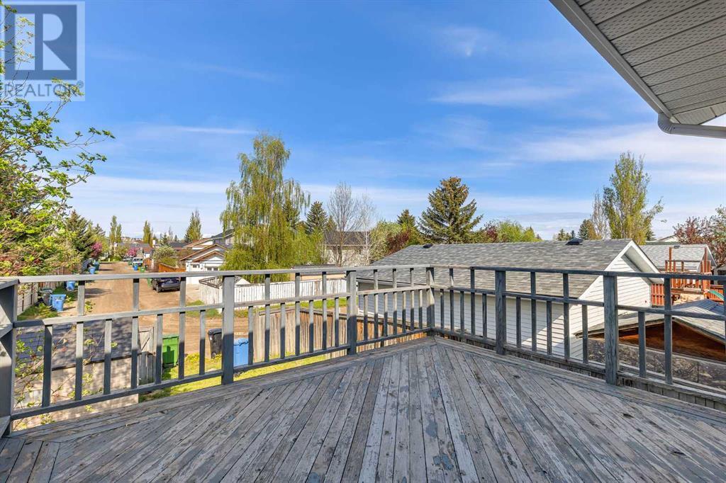 Single Family House 4 Level for Sale in  Coventry Place NE Coventry Hills Calgary 