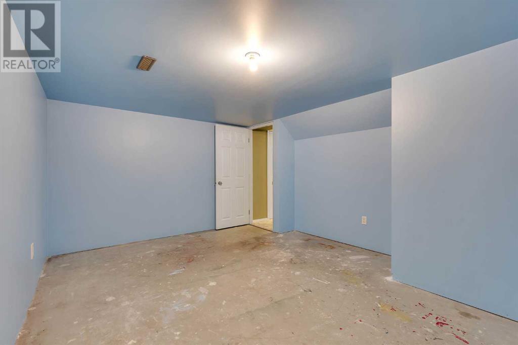 Single Family House 4 Level for Sale in  Coventry Place NE Coventry Hills Calgary 