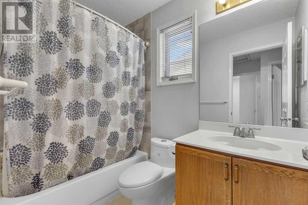 Single Family House 4 Level for Sale in  Coventry Place NE Coventry Hills Calgary 