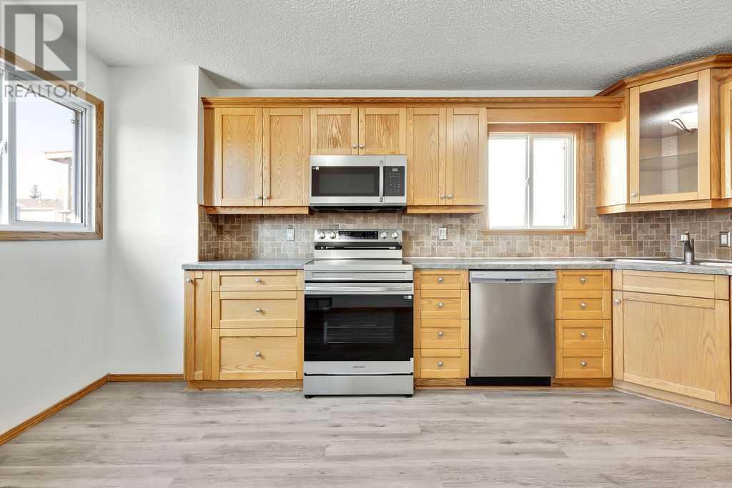 Single Family House Bungalow for Sale in  Castlebrook Rise NE Castleridge Calgary 