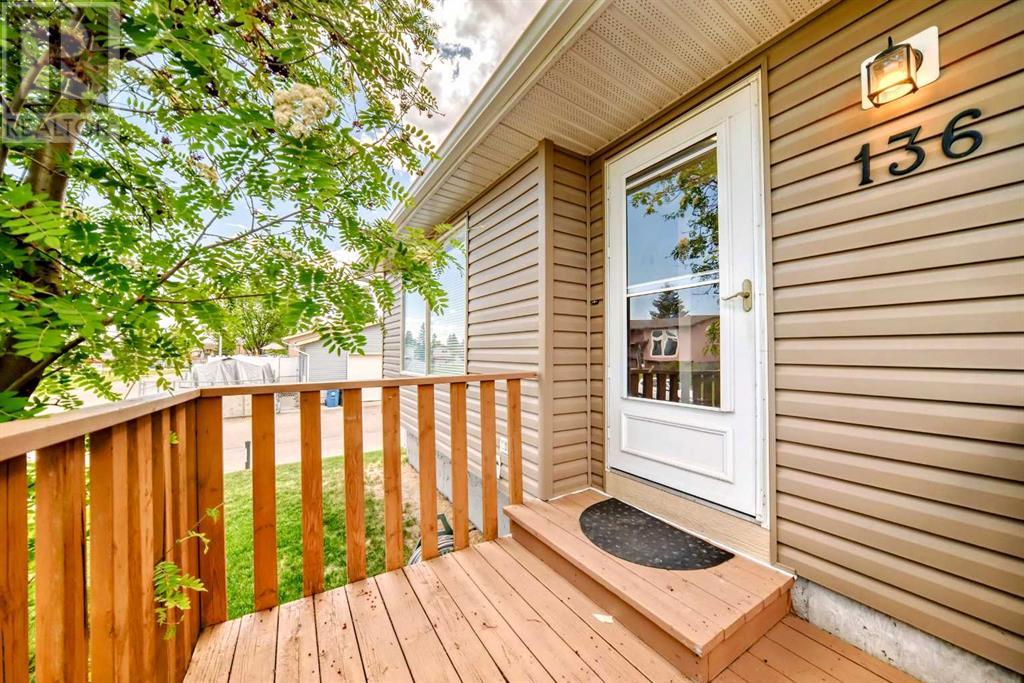 Single Family House Bungalow for Sale in  Castledale Crescent NE Castleridge Calgary 