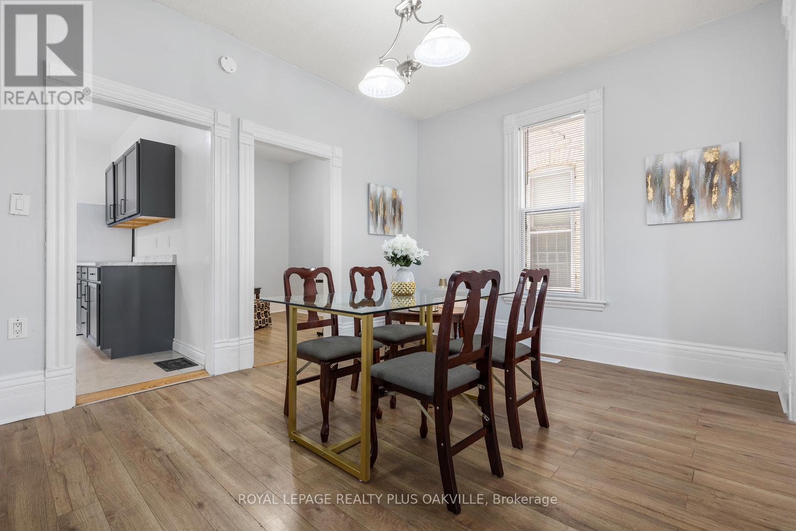 Photo 11 of 213 Darling Street, Brantford ON