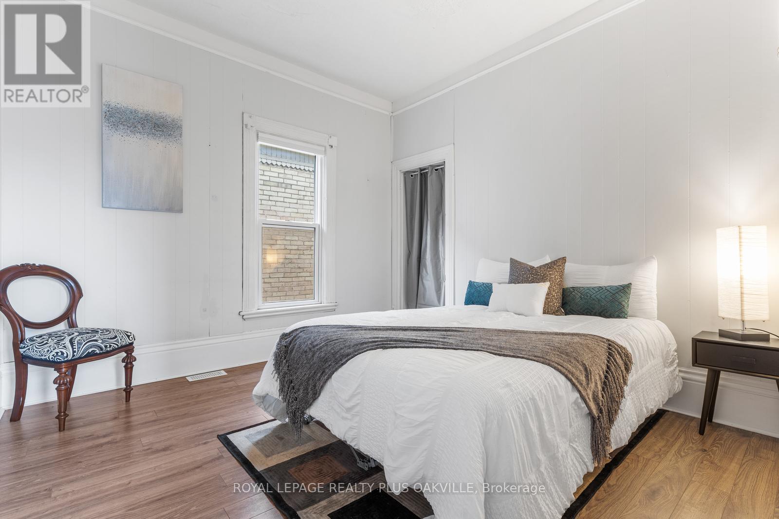 Photo 21 of 213 Darling Street, Brantford ON