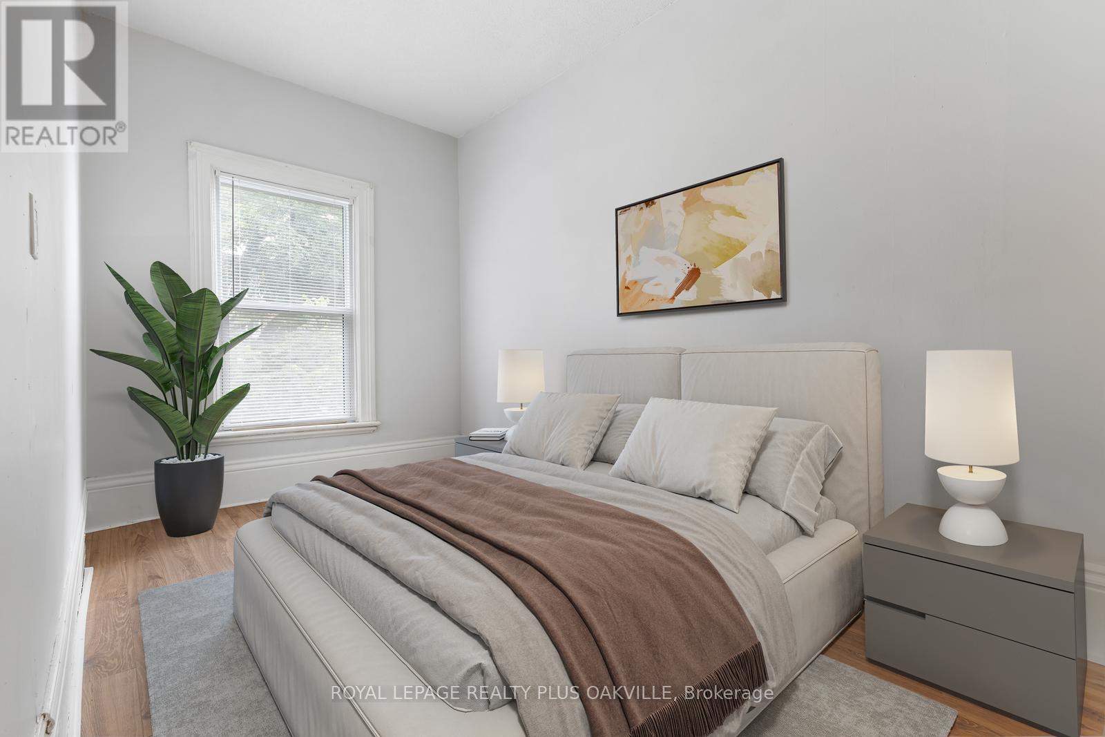 Photo 26 of 213 Darling Street, Brantford ON