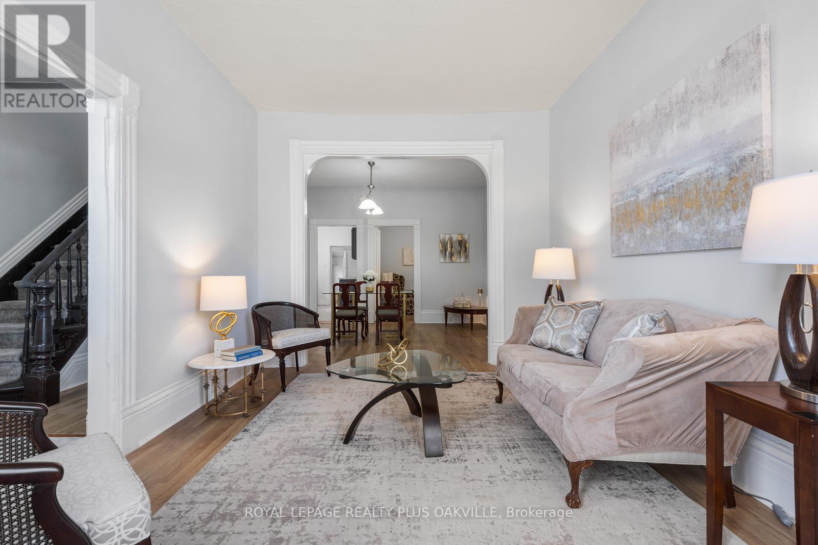 Photo 8 of 213 Darling Street, Brantford ON