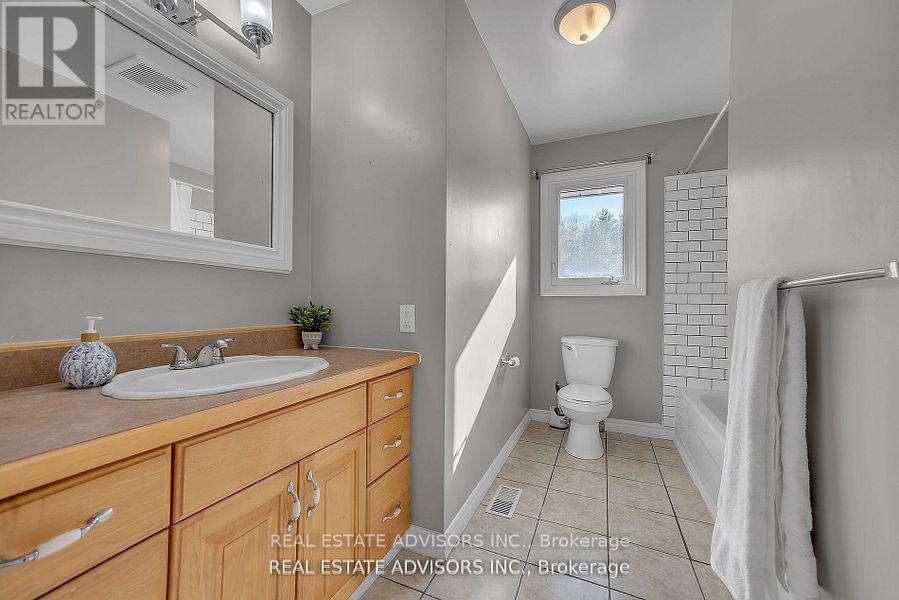 Photo 21 of 1633 Station Road, Kingston ON