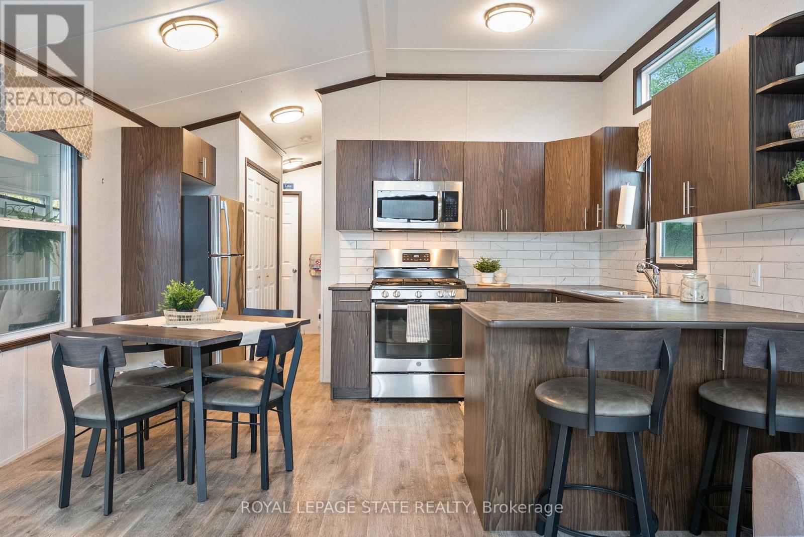 Photo 13 of 213 490 Empire Road, Port Colborne ON