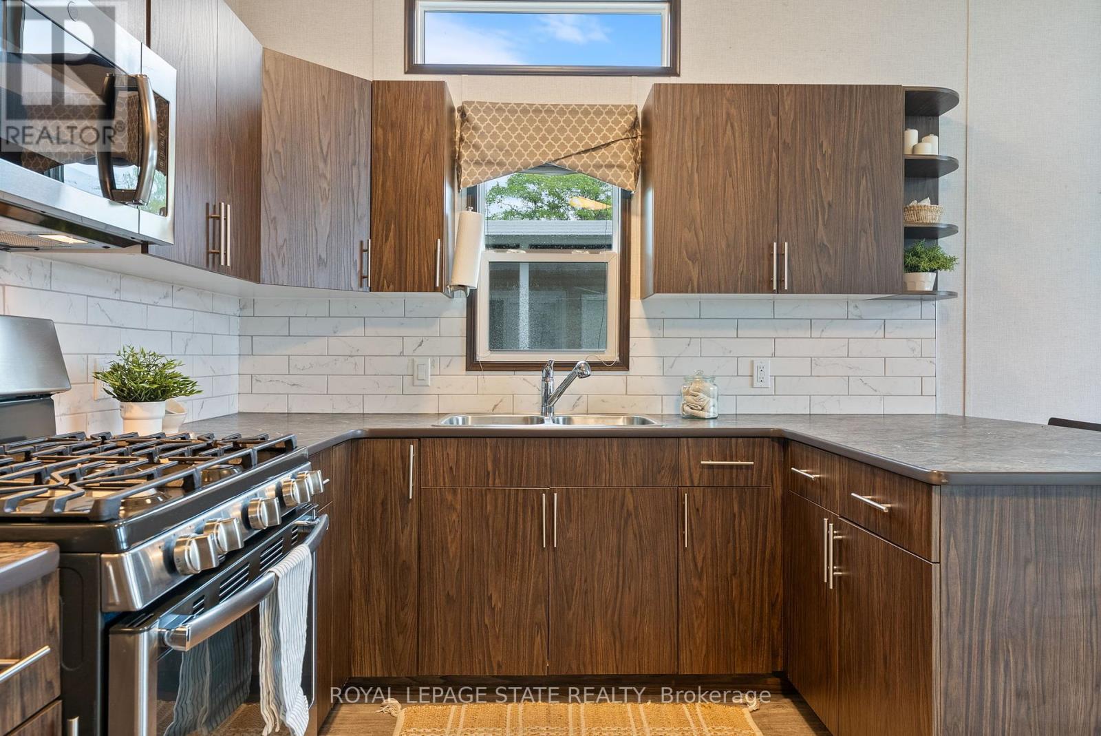 Photo 21 of 213 490 Empire Road, Port Colborne ON