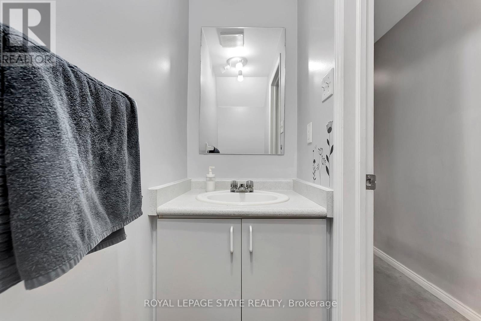 Photo 12 of 34 26 Moss Boulevard, Hamilton ON