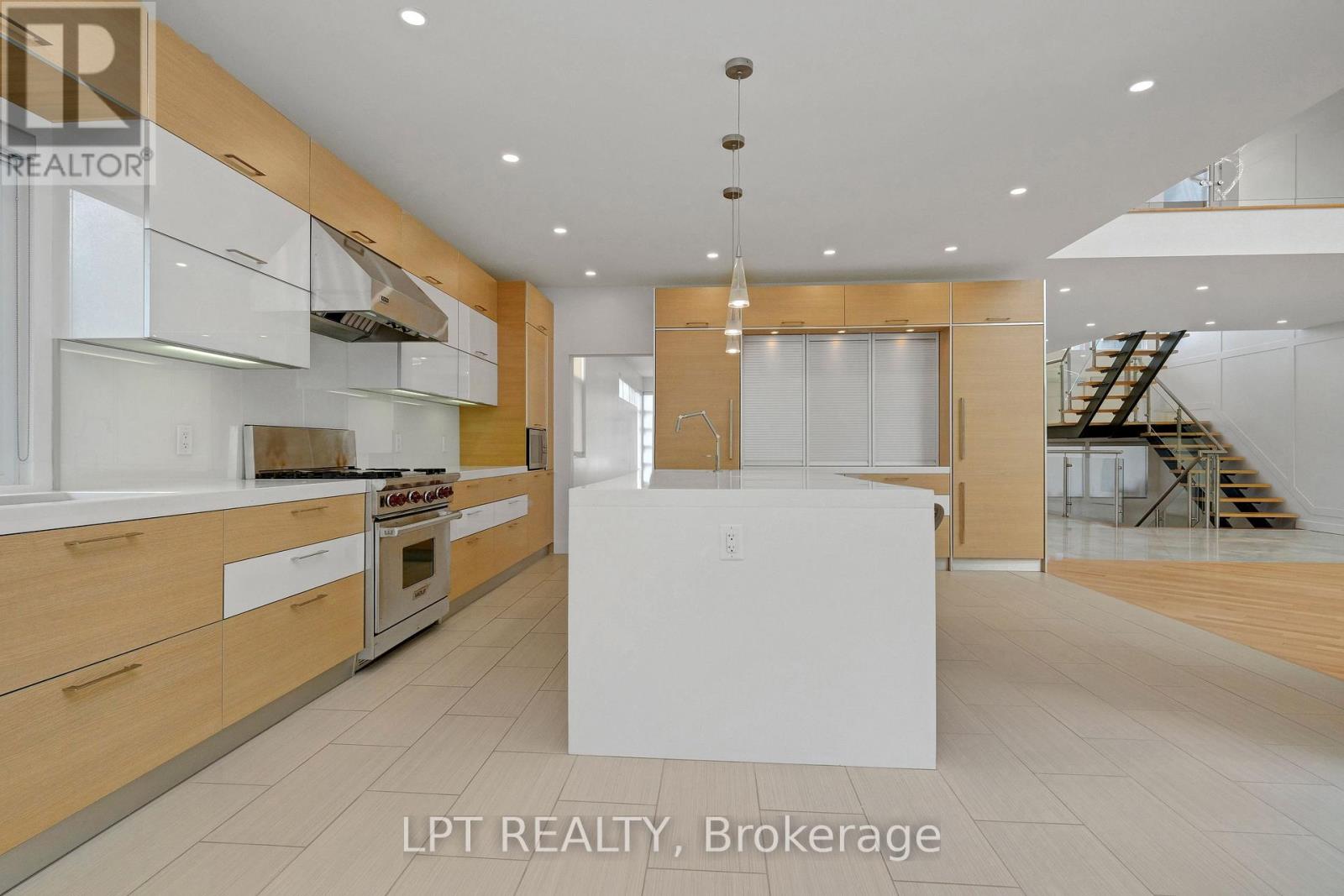 Photo 11 of 298 Crestview Road, Ottawa ON