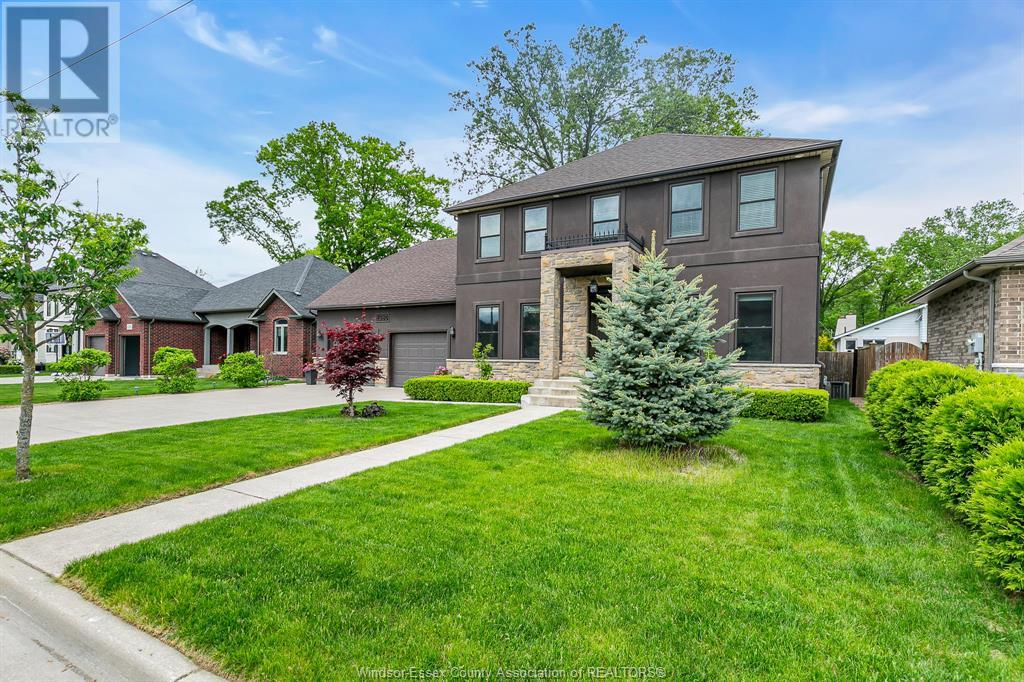 Photo 2 of 1380 Maple Avenue, Lasalle ON