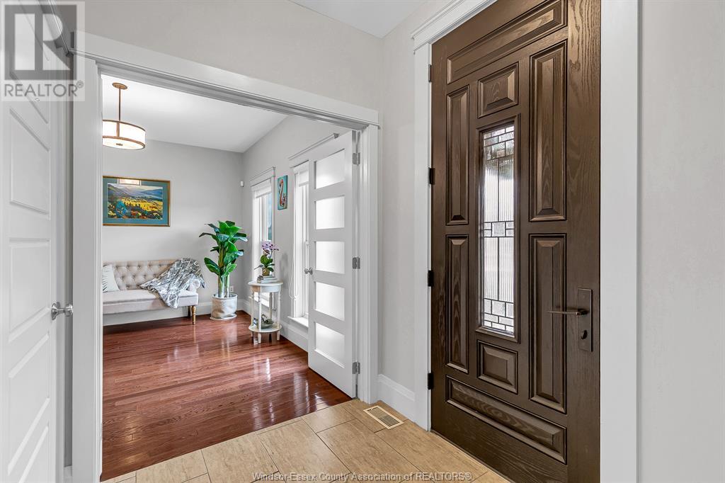 Photo 5 of 1380 Maple Avenue, Lasalle ON