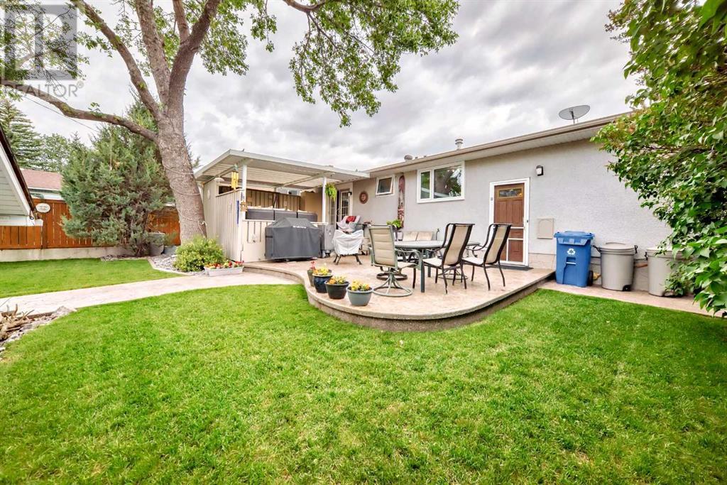 Single Family House Bungalow for Sale in   Avenue NW Huntington Hills Calgary 
