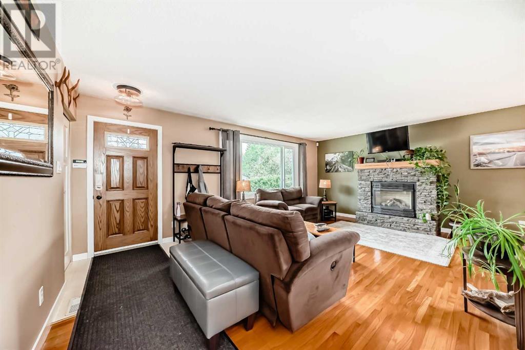Single Family House Bungalow for Sale in   Avenue NW Huntington Hills Calgary 