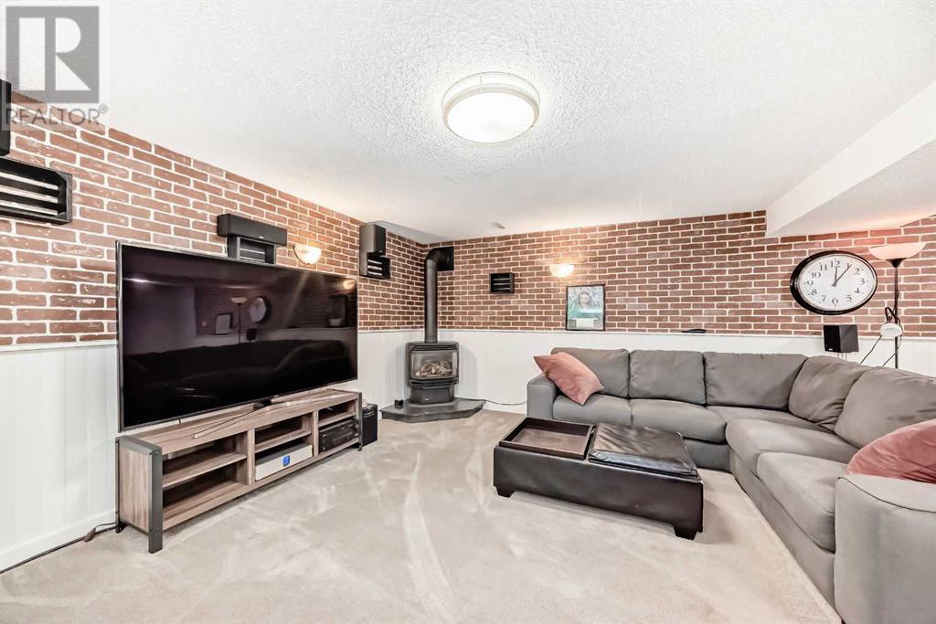 Single Family House Bungalow for Sale in   Avenue NW Huntington Hills Calgary 