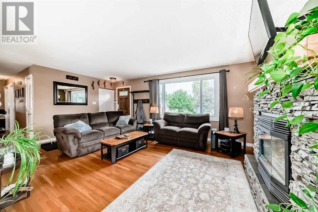 Single Family House Bungalow for Sale in   Avenue NW Huntington Hills Calgary 