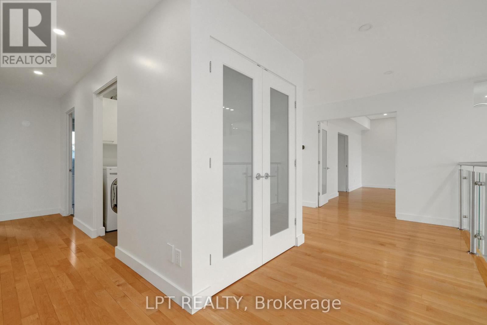 Photo 19 of 298 Crestview Road, Ottawa ON