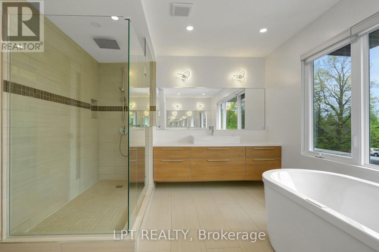 Photo 13 of 298 Crestview Road, Ottawa ON