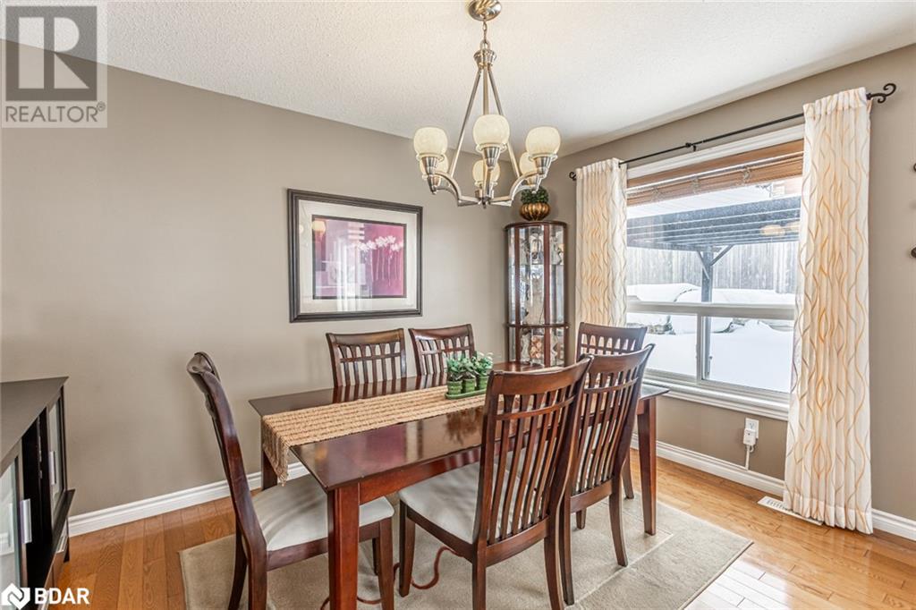 Photo 8 of 115 Lions Gate Boulevard, Barrie ON