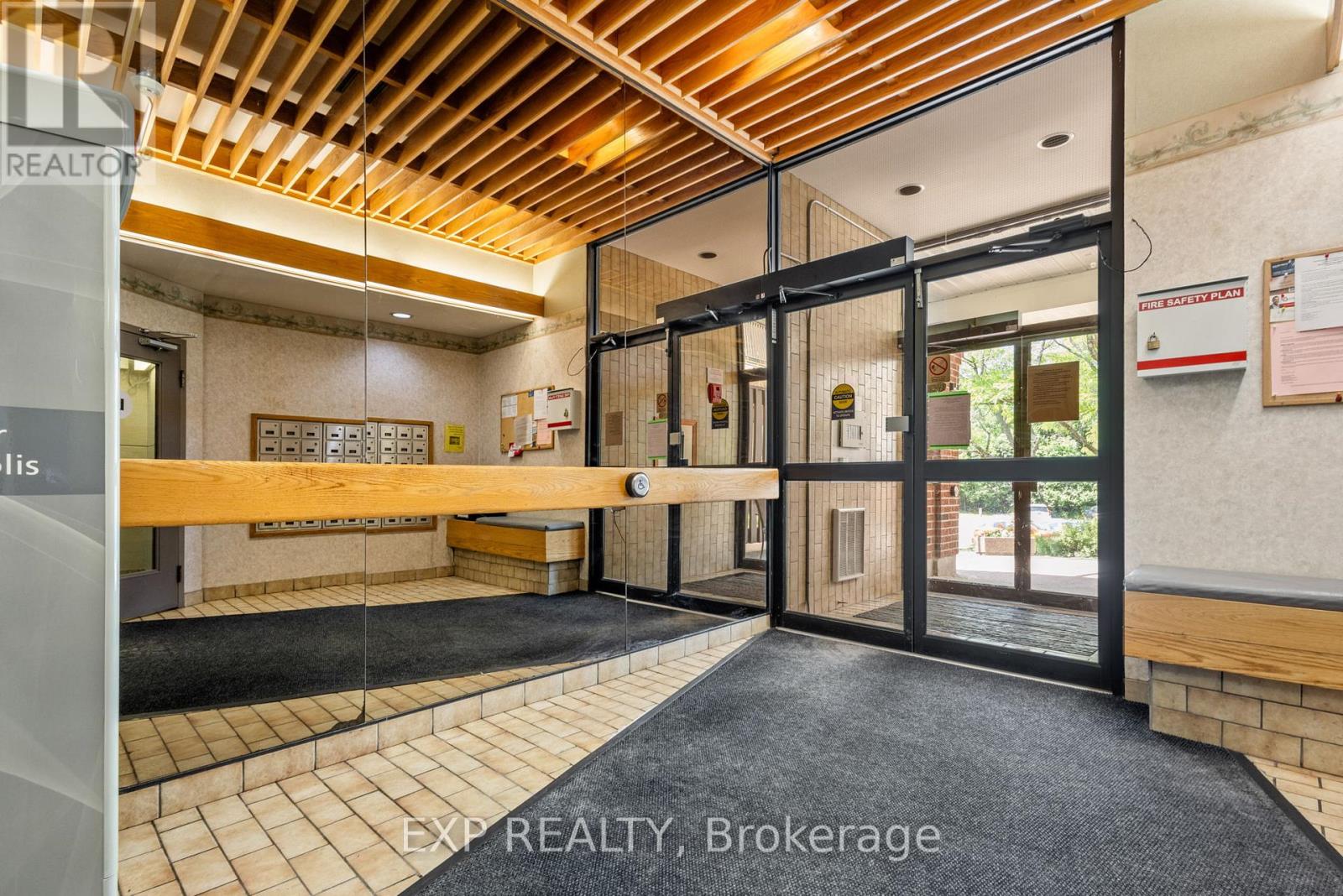 Photo 8 of 106 6470 Bilberry Drive, Ottawa ON