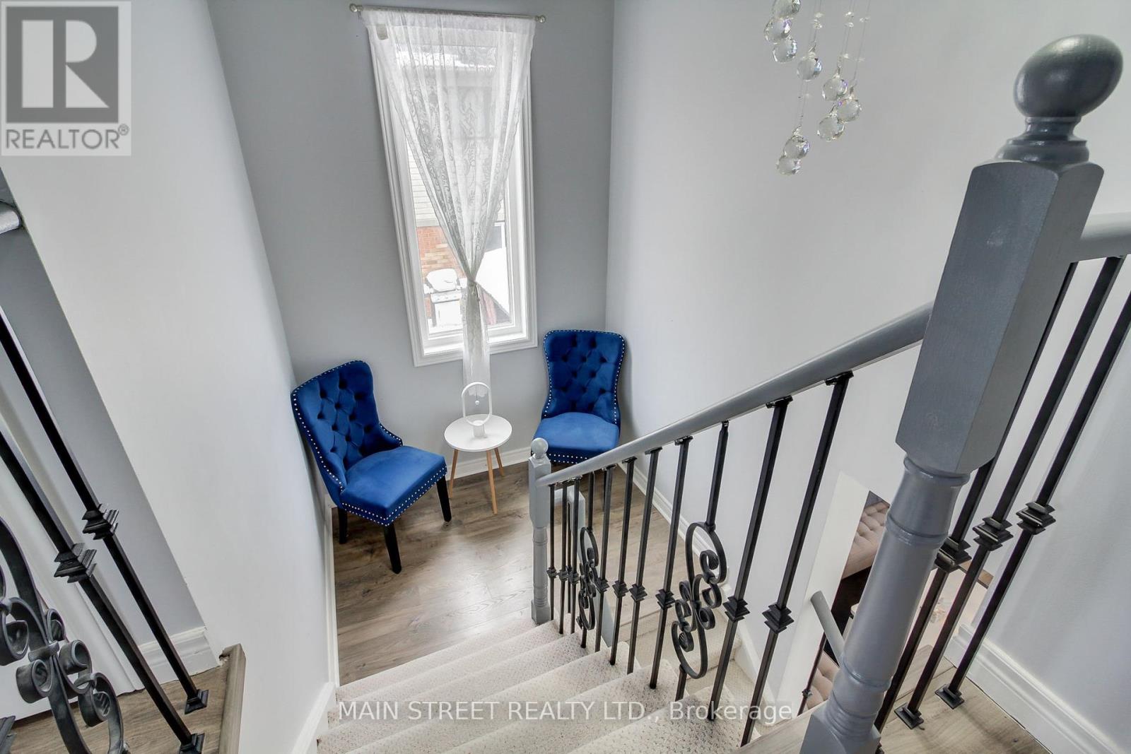 Photo 3 of 164 Glasgow Crescent, Georgina ON