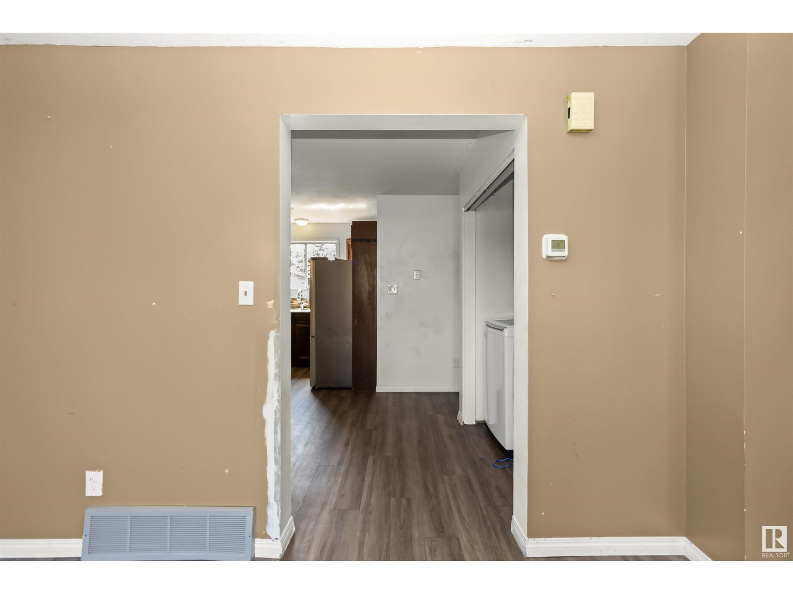 Photo 8 of 1310 54 St Nw, Edmonton AB