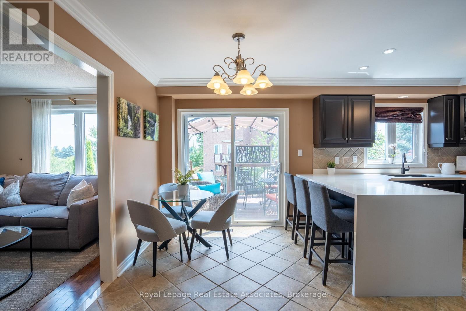 Photo 18 of 16 Sandyside Crescent, Brampton ON