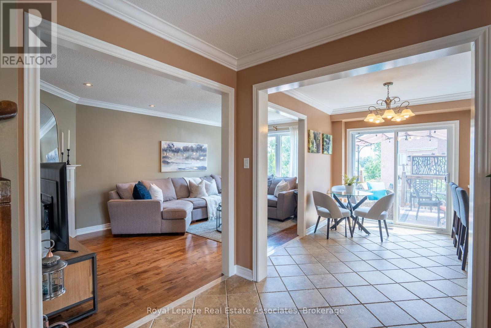 Photo 19 of 16 Sandyside Crescent, Brampton ON
