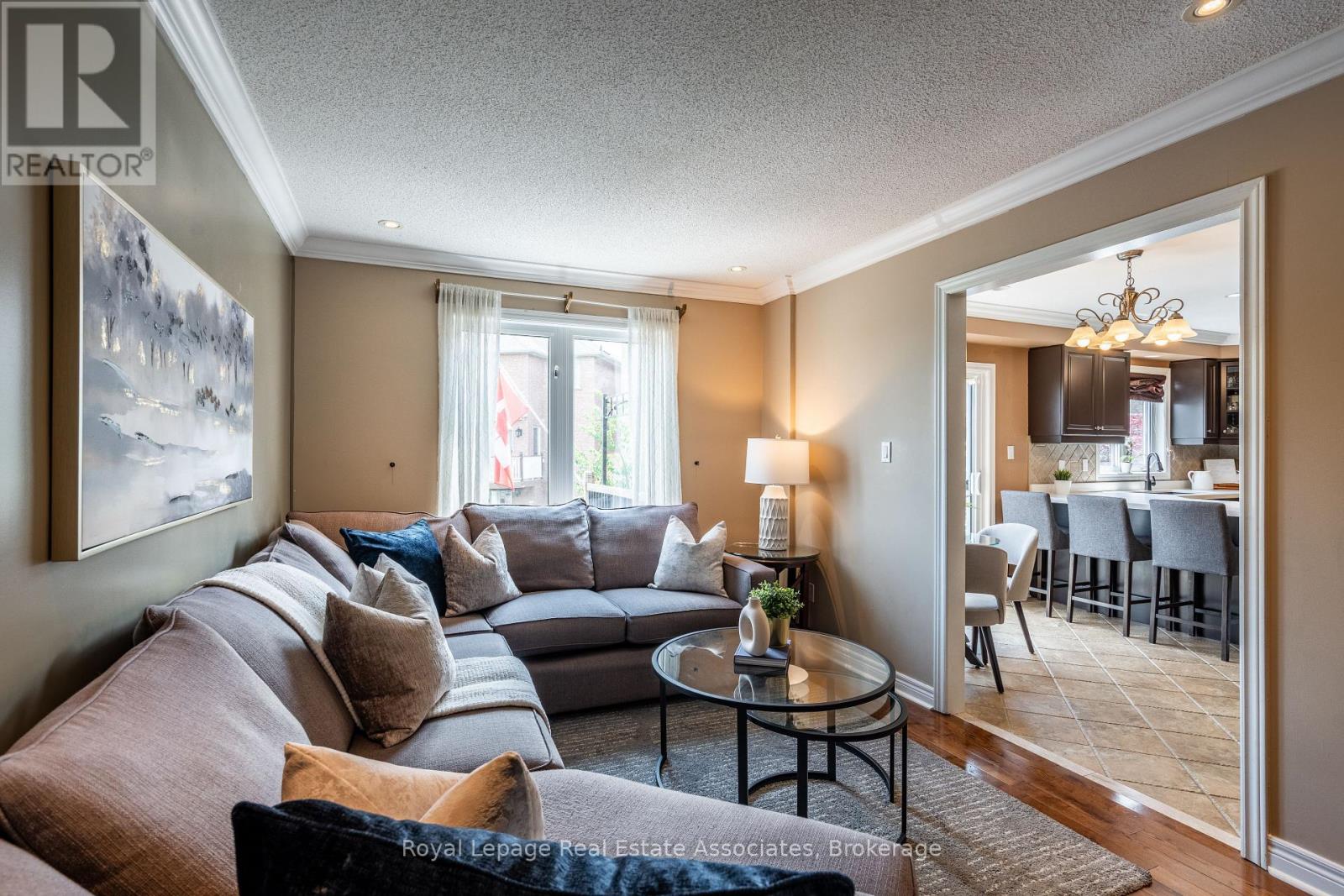 Photo 20 of 16 Sandyside Crescent, Brampton ON