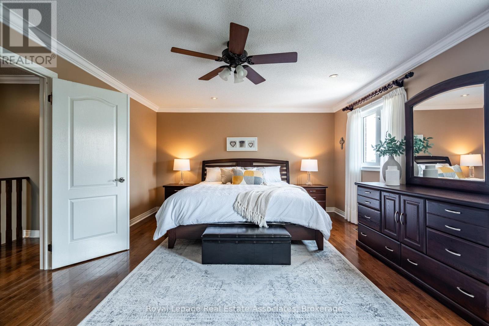 Photo 28 of 16 Sandyside Crescent, Brampton ON
