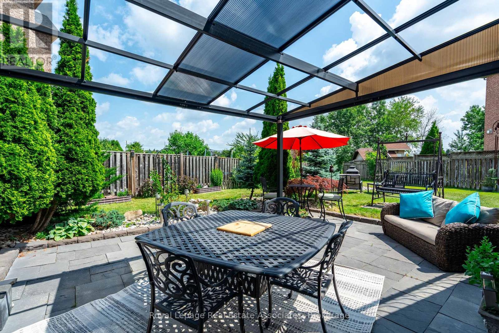 Photo 40 of 16 Sandyside Crescent, Brampton ON