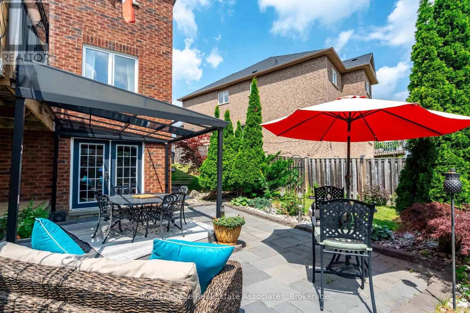 Photo 41 of 16 Sandyside Crescent, Brampton ON