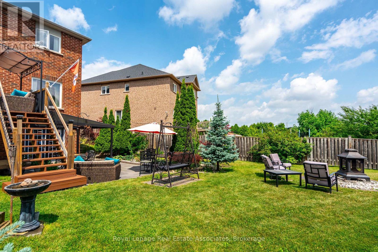 Photo 43 of 16 Sandyside Crescent, Brampton ON