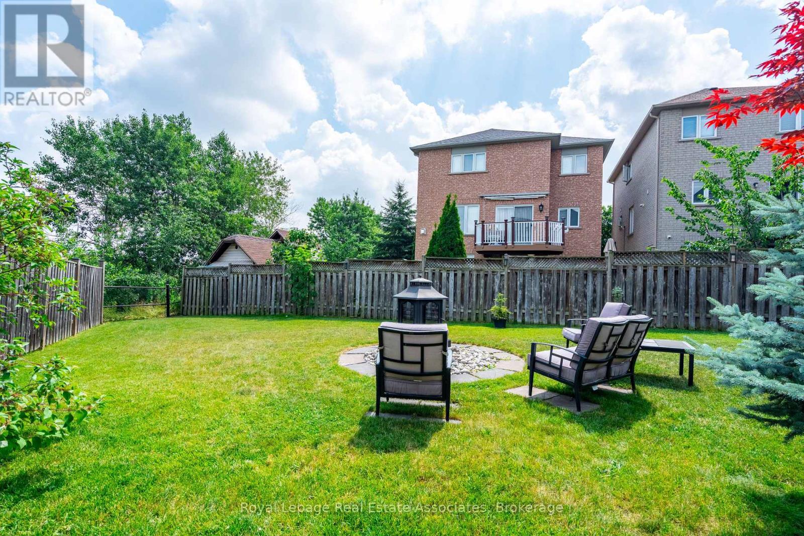 Photo 44 of 16 Sandyside Crescent, Brampton ON