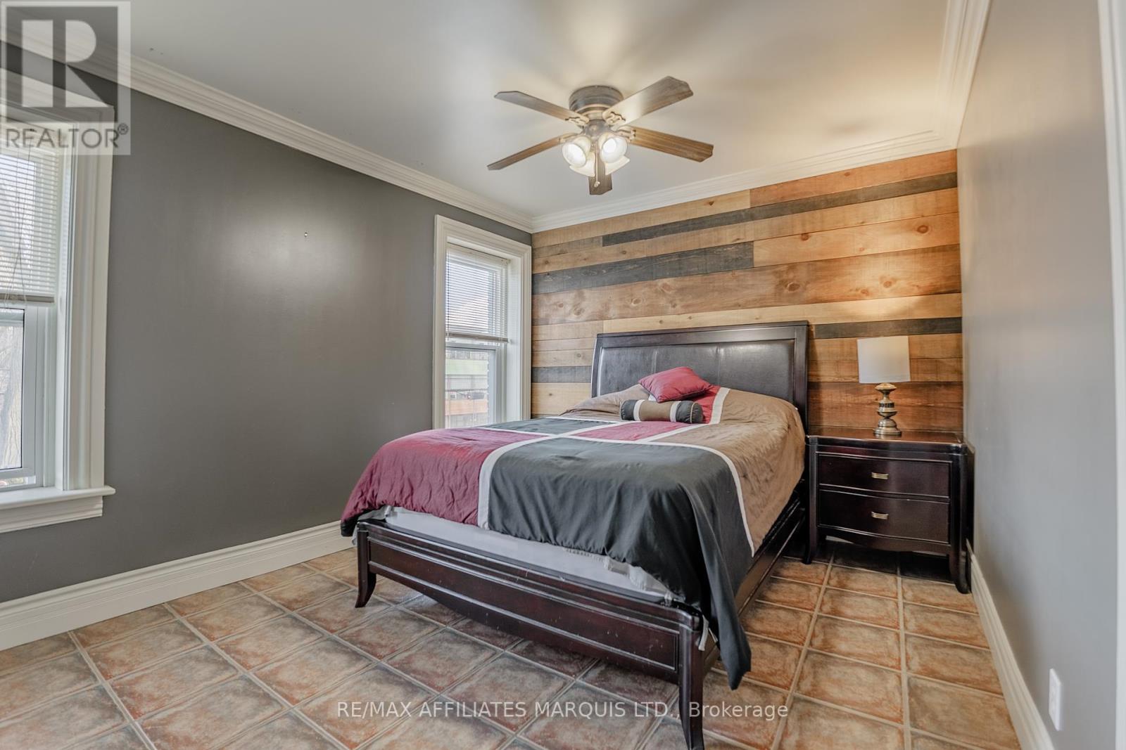 Photo 3 of 345 Sydney Street, Cornwall ON