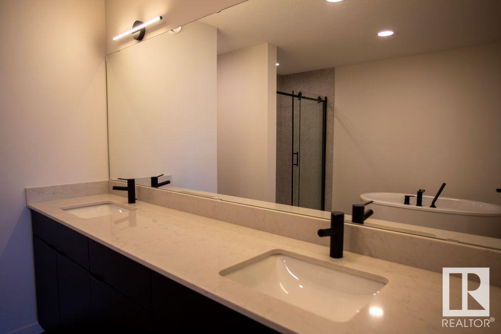 Photo 1 of 15859 27 Av Sw, Edmonton AB