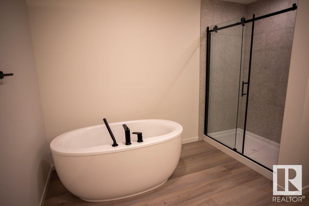 Photo 3 of 15859 27 Av Sw, Edmonton AB