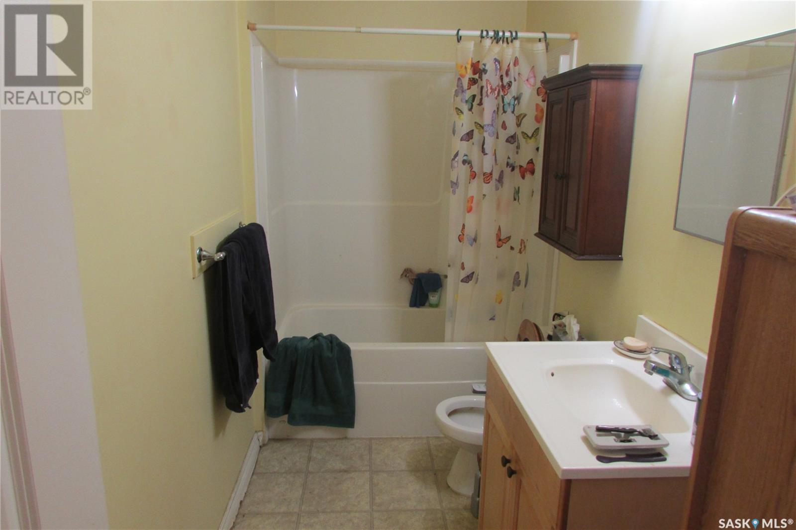 Single Family House Bungalow for Sale in  Connaught STREET Regina 