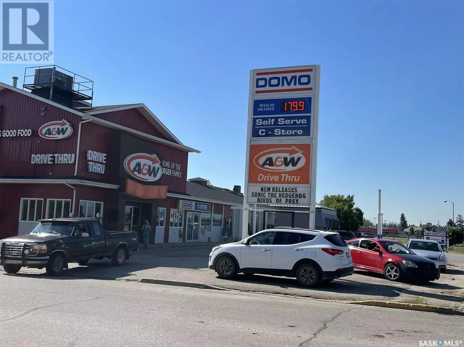 808 9th AVENUE W - Photo 2 of 27, Nipawin, Saskatchewan