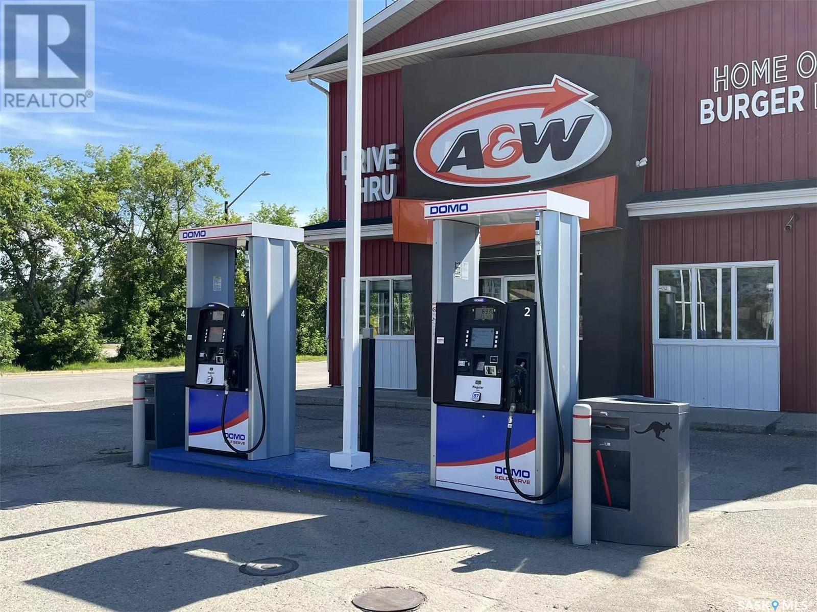 808 9th AVENUE W - Photo 3 of 27, Nipawin, Saskatchewan