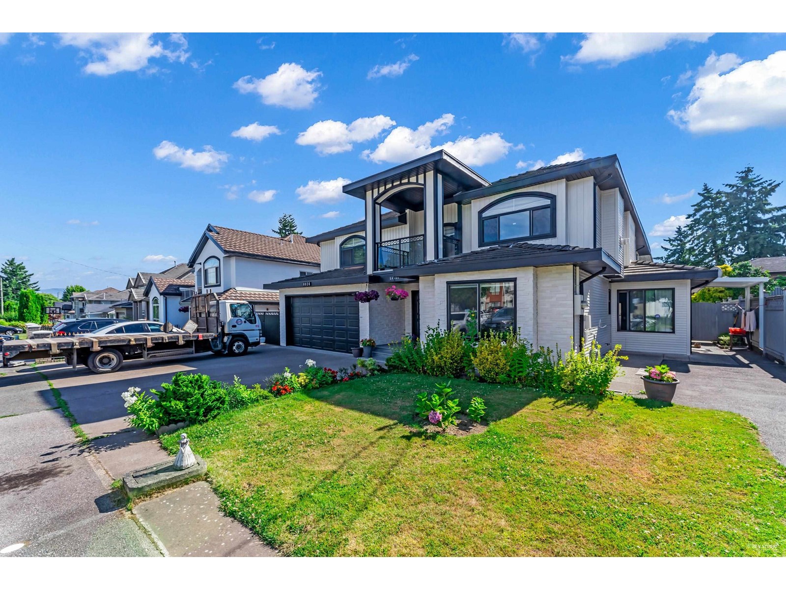 Photo 3 of 8036 133 A Street, Surrey BC