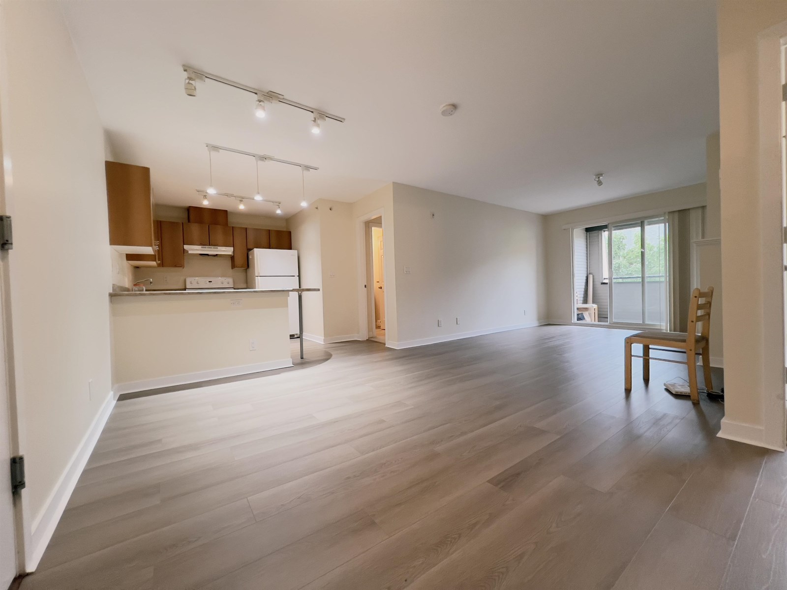 Photo 12 of 421 12083 92 A Avenue, Surrey BC