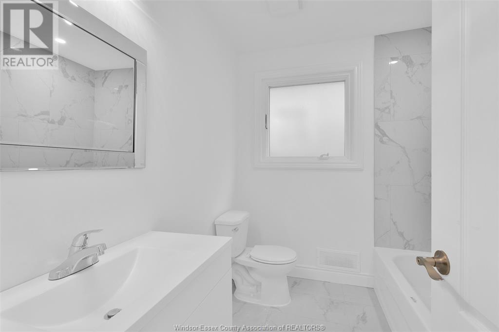 Photo 25 of 1510 Langlois, Windsor ON