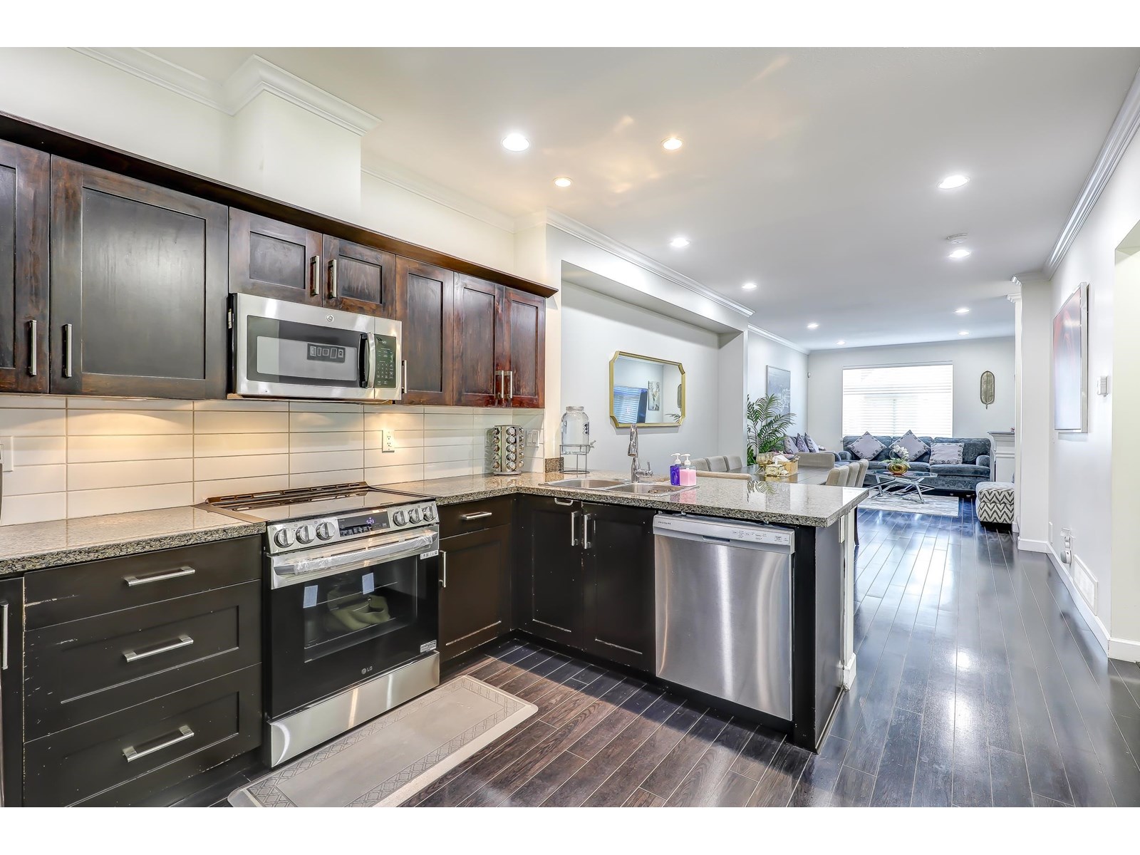 Photo 8 of 12 15192 62 A Avenue, Surrey BC