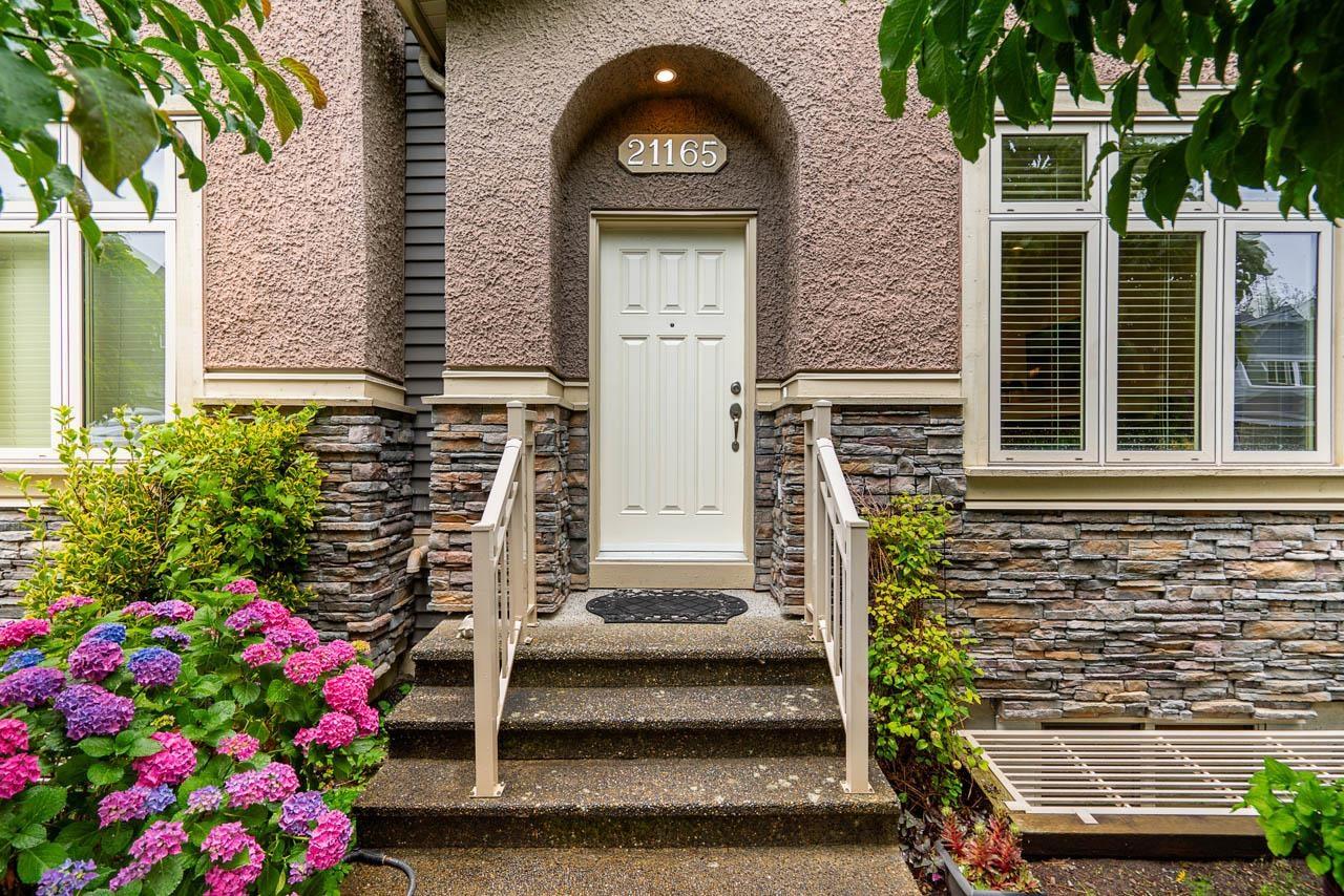 Photo 1 of 21165 77 B Avenue, Langley BC